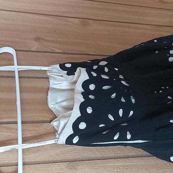 Dress - Picture 4 of 6